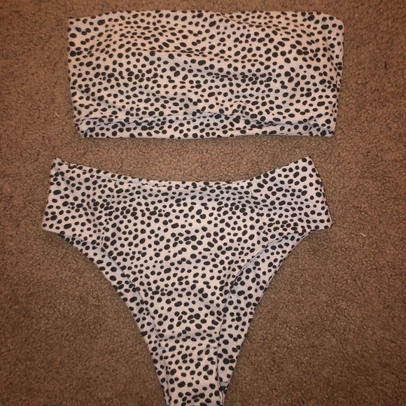 Black and white bikini - Picture 1 of 5